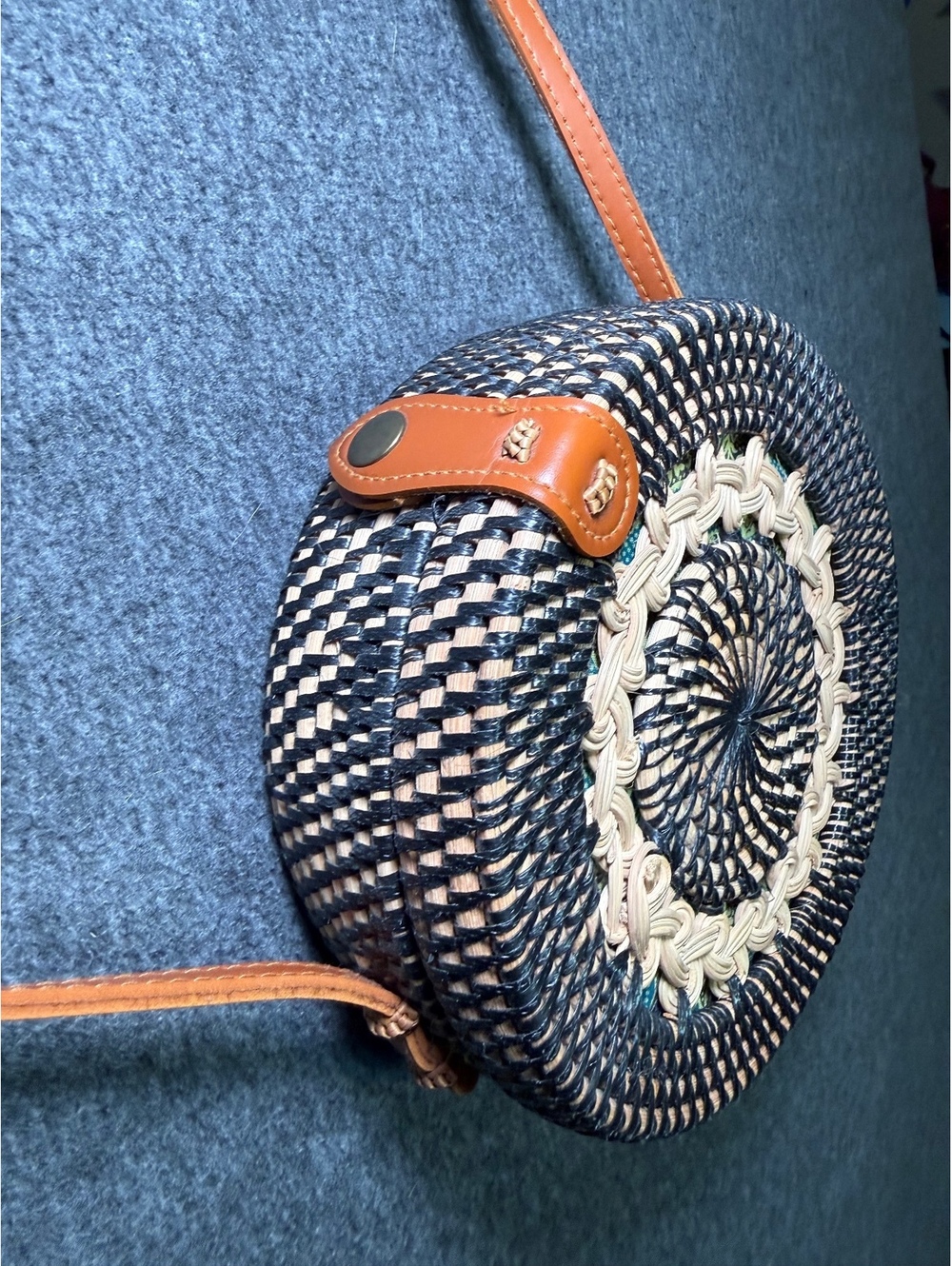 Round multicolor Rattan Handbag - Picture 5 of 11